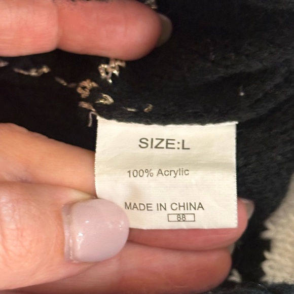 Sz L no brand black and white boat neck sweater soft wide sleeve - Picture 6 of 6